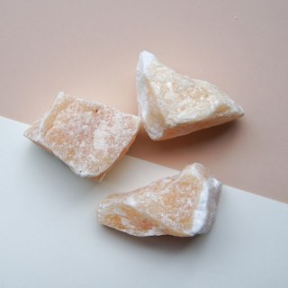 Kalcyt pomarańczowy surowy