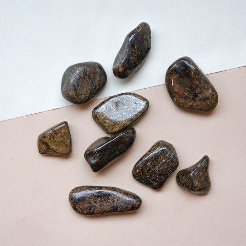 Bronzyt otoczak