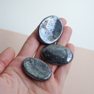 Kamień spokoju - worry stone - kwarc różowy