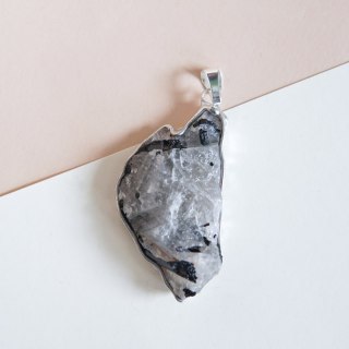 Wisiory z kamieni naturalnych - kwarc turmalinowy
