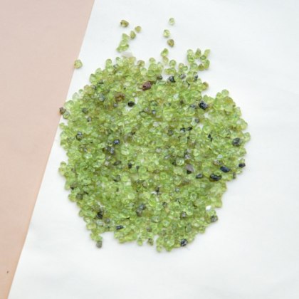 Buteleczka z mini kryształami - peridot
