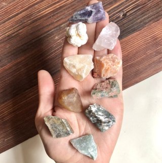 Dłoń Pełna Skarbów - zestaw minerałów - 4