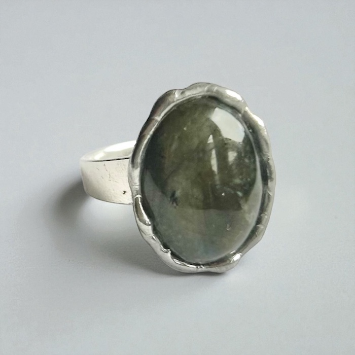 labradoryt pierscionek